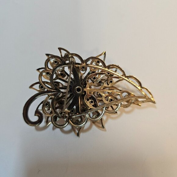 Gold Tone Leaf Shape Red Rhinestone Brooch Floral Flower Pin Unmarked - Picture 6 of 11
